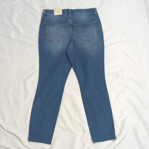 NWT Universal Thread High-Rise Skinny Jeans, Color Med Wash Size 10S - Picture 3 of 16